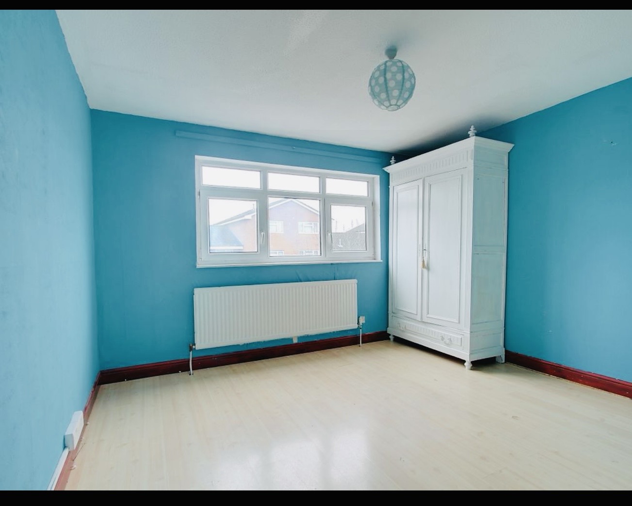 3 double bed 1 living room house for rent in Greenford, London — photo 4