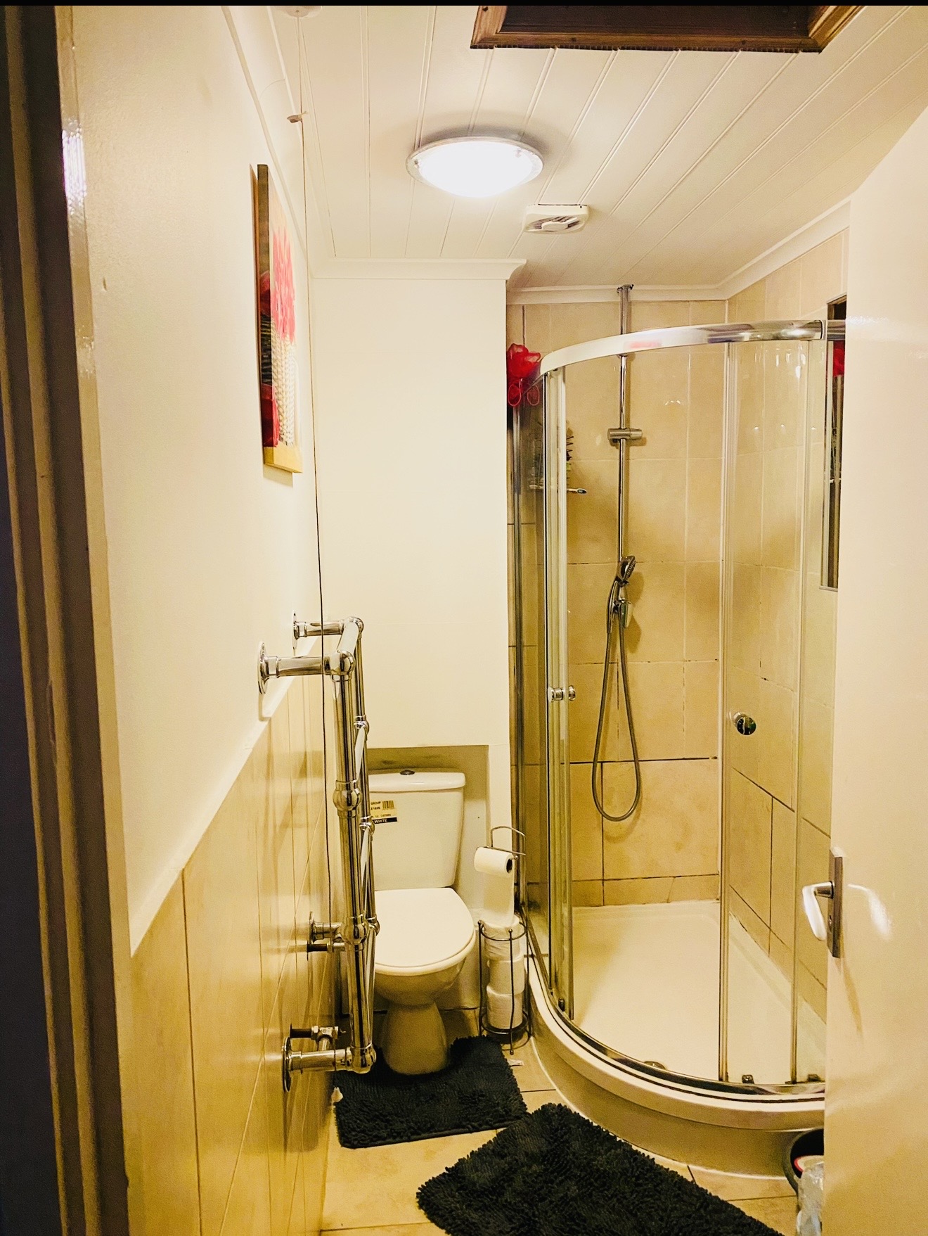 3 double bed 1 living room house for rent in Greenford, London — photo 6