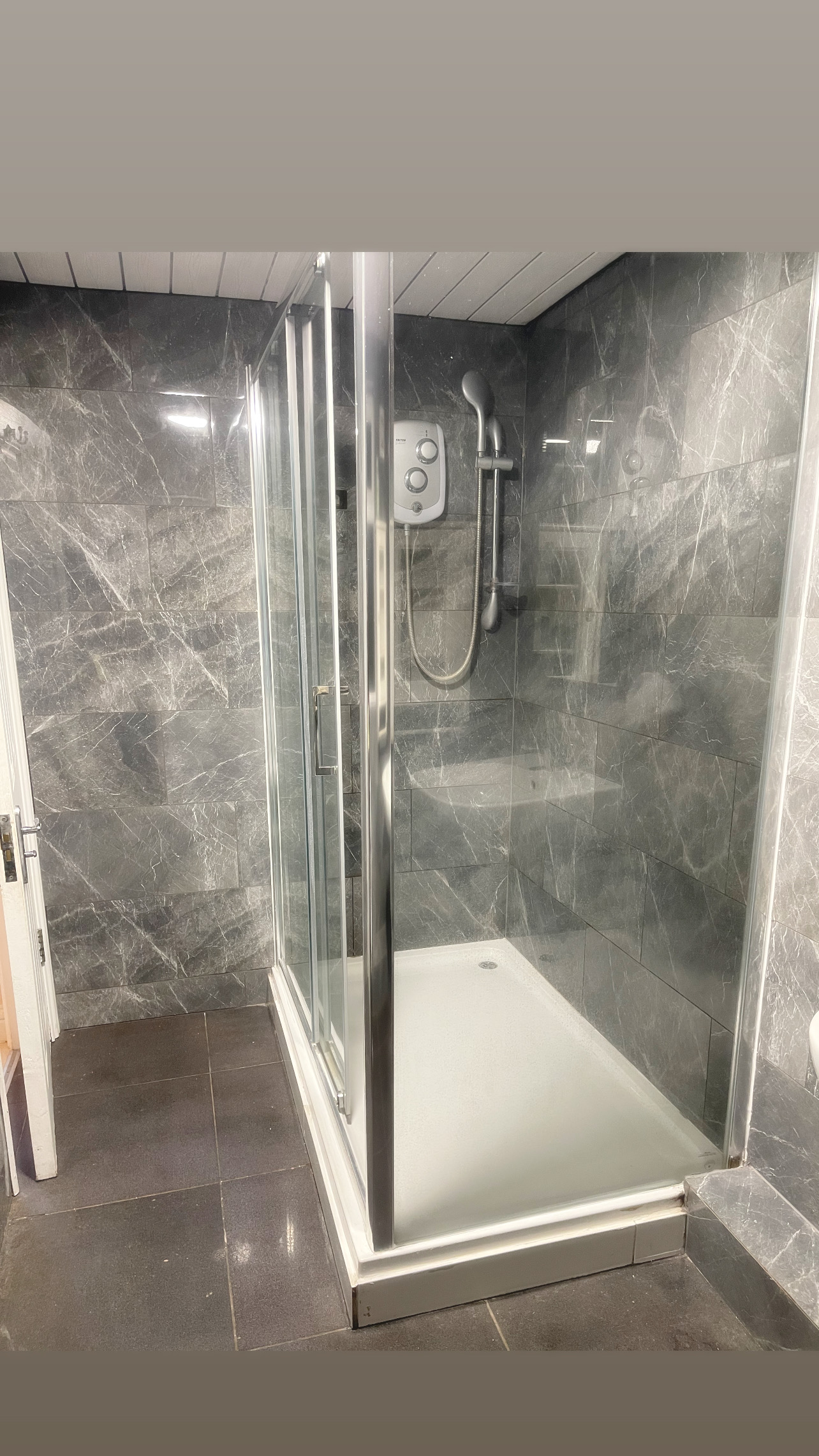 Modern Private Studio/Annex Available!!! to rent in Cippenham, Slough, London — photo 13