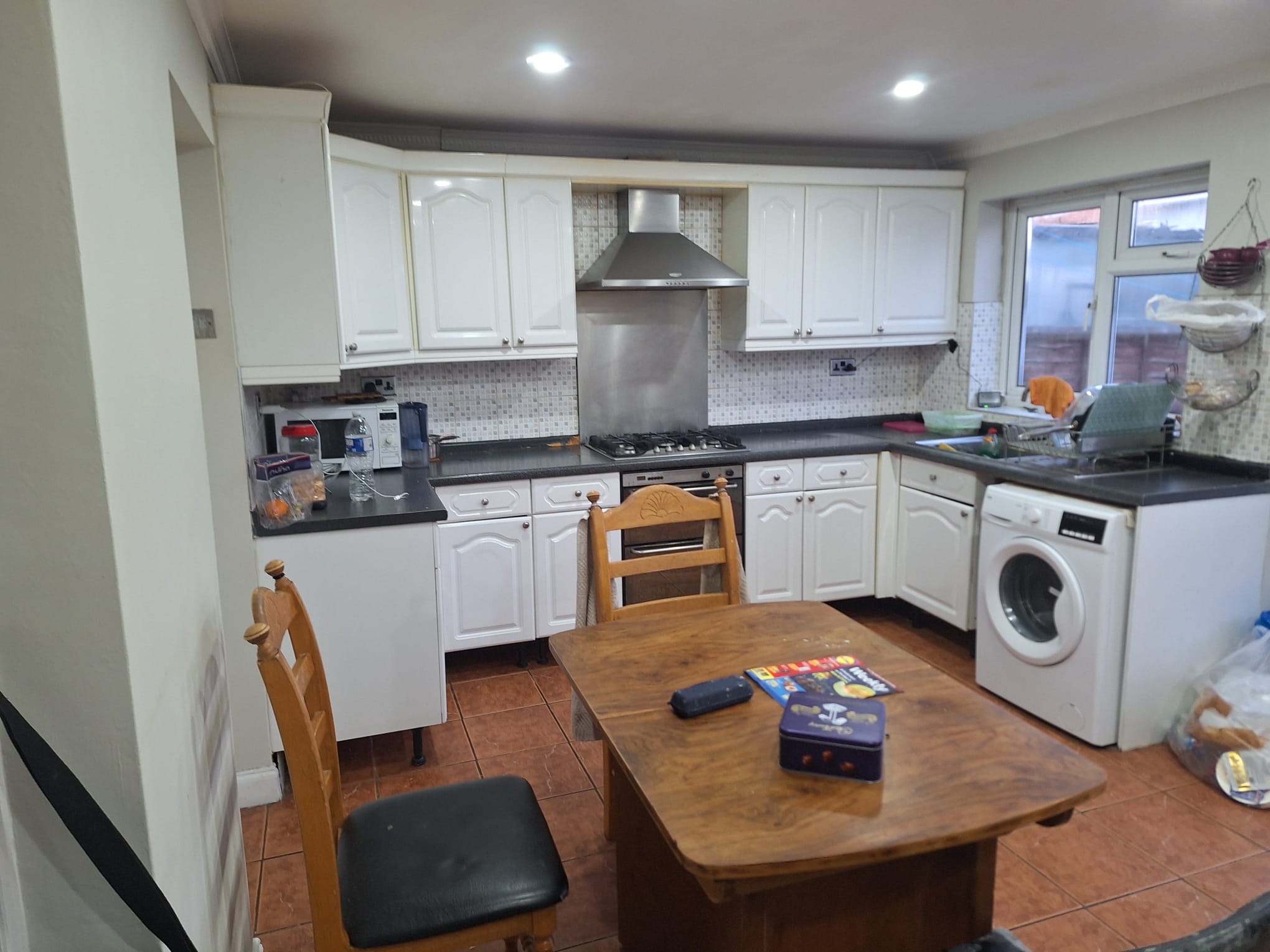 Clean double bedroom to rent in Hayes, London — photo 3