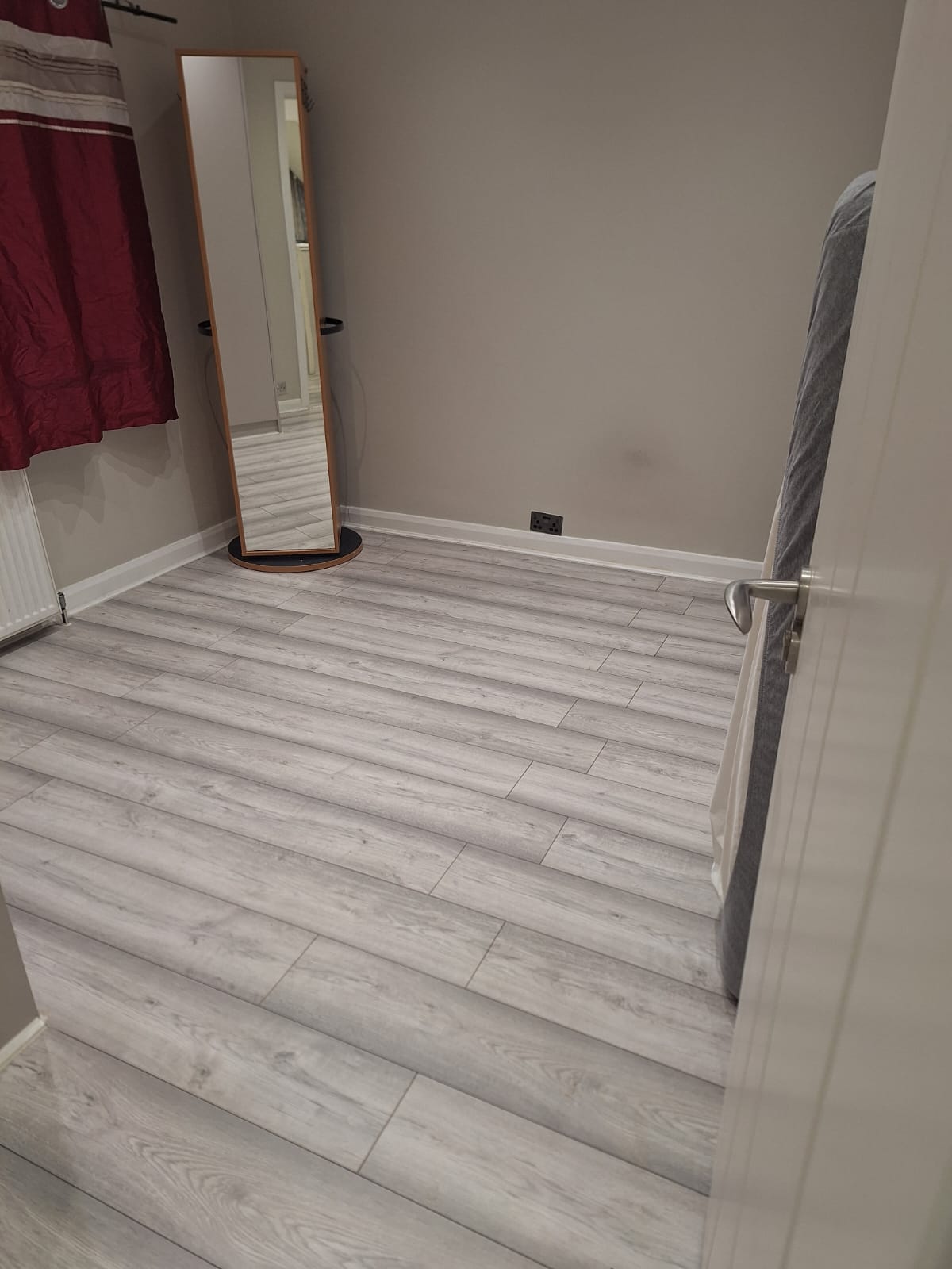 Clean double bedroom to rent in Hayes, London — photo 9