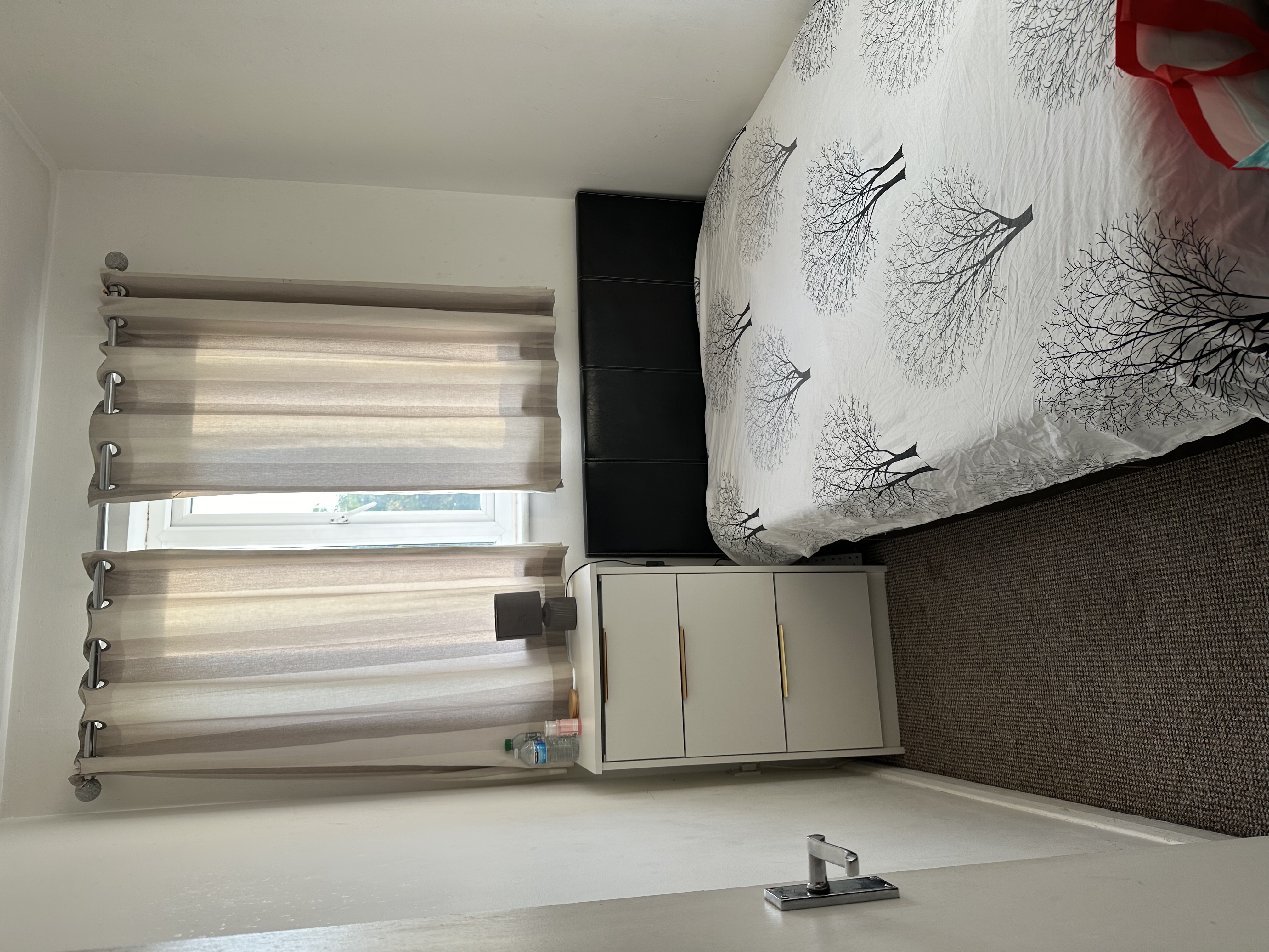 Meduim size room to rent in Southall, London — photo 1