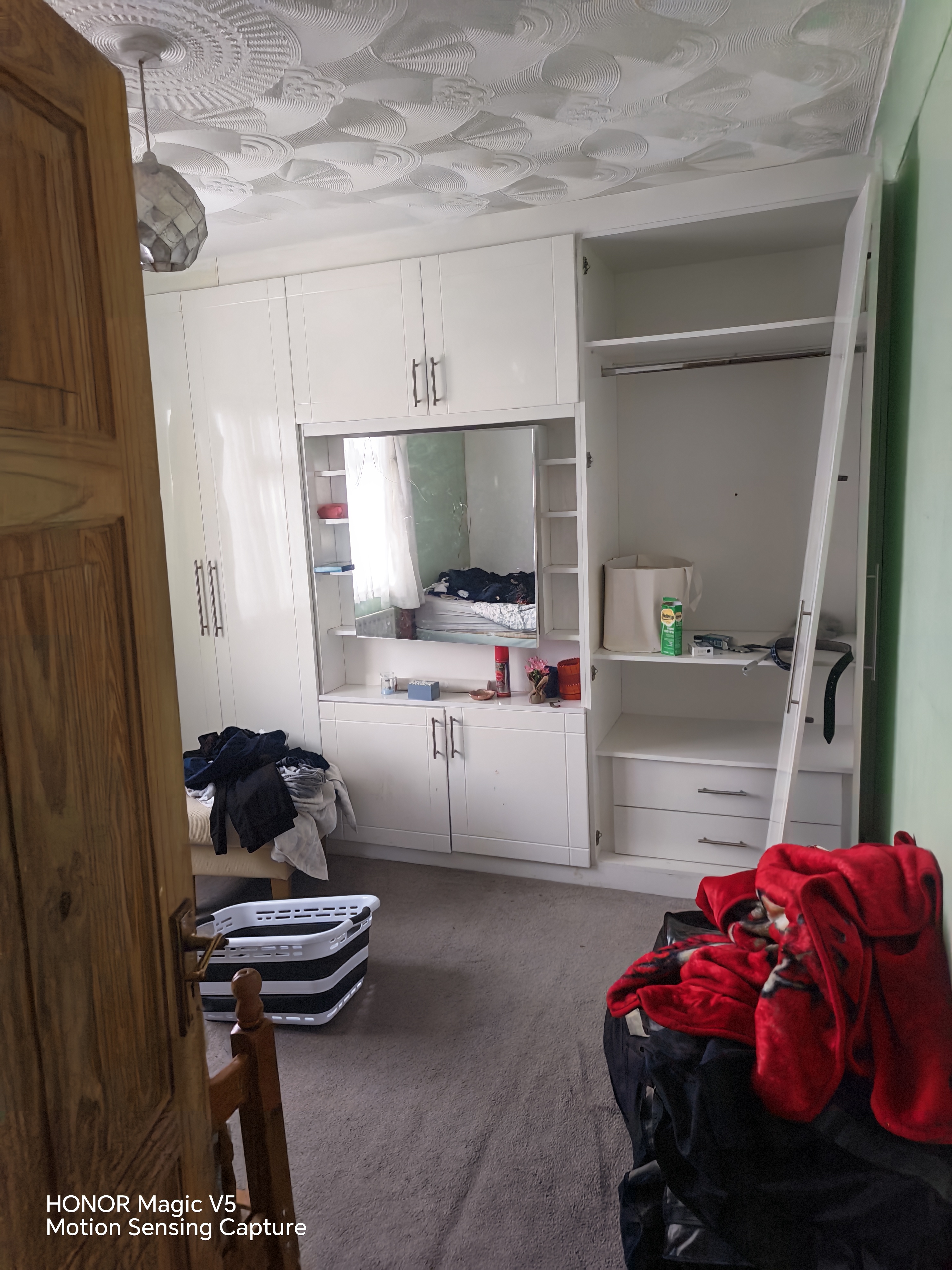 House to rent two double rooms description no text llll in Hounslow, London — photo 2