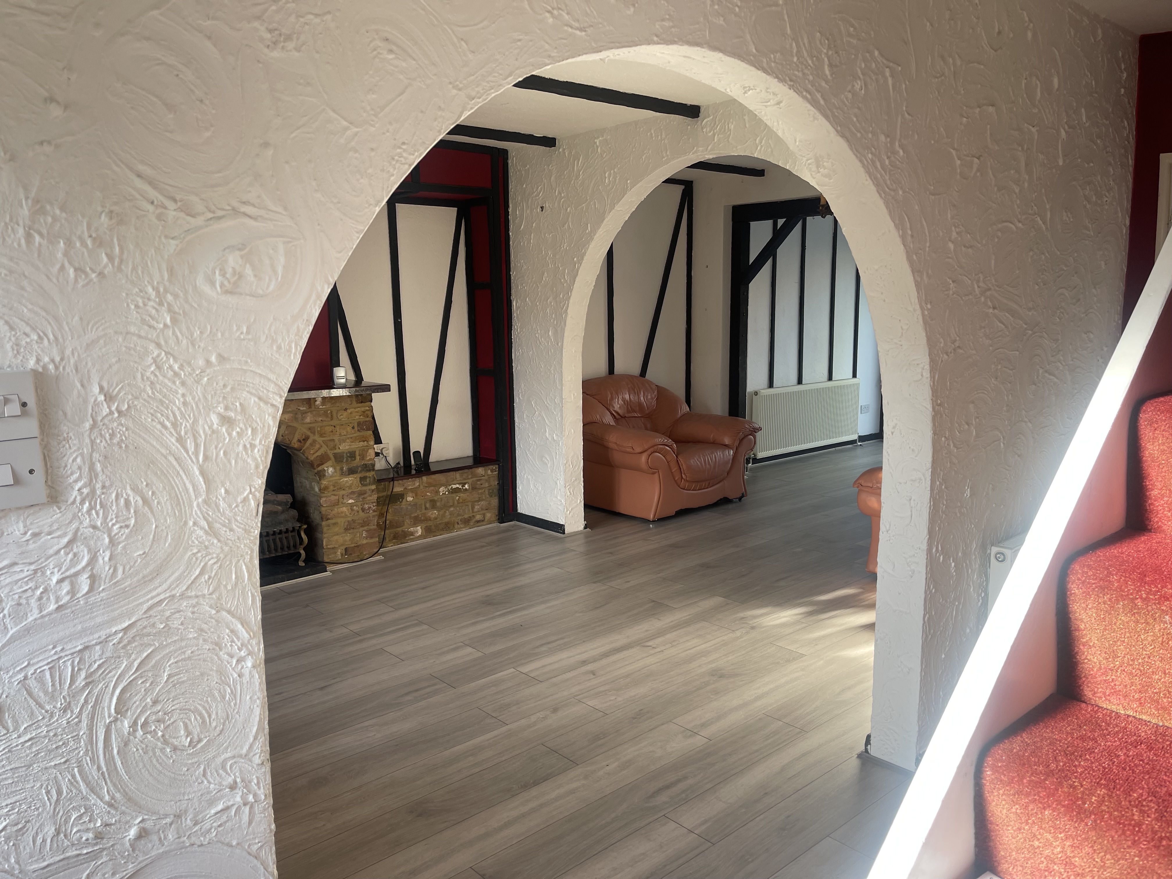 3 bedroom house in Hanwell W7 1AR to rent in London — photo 3