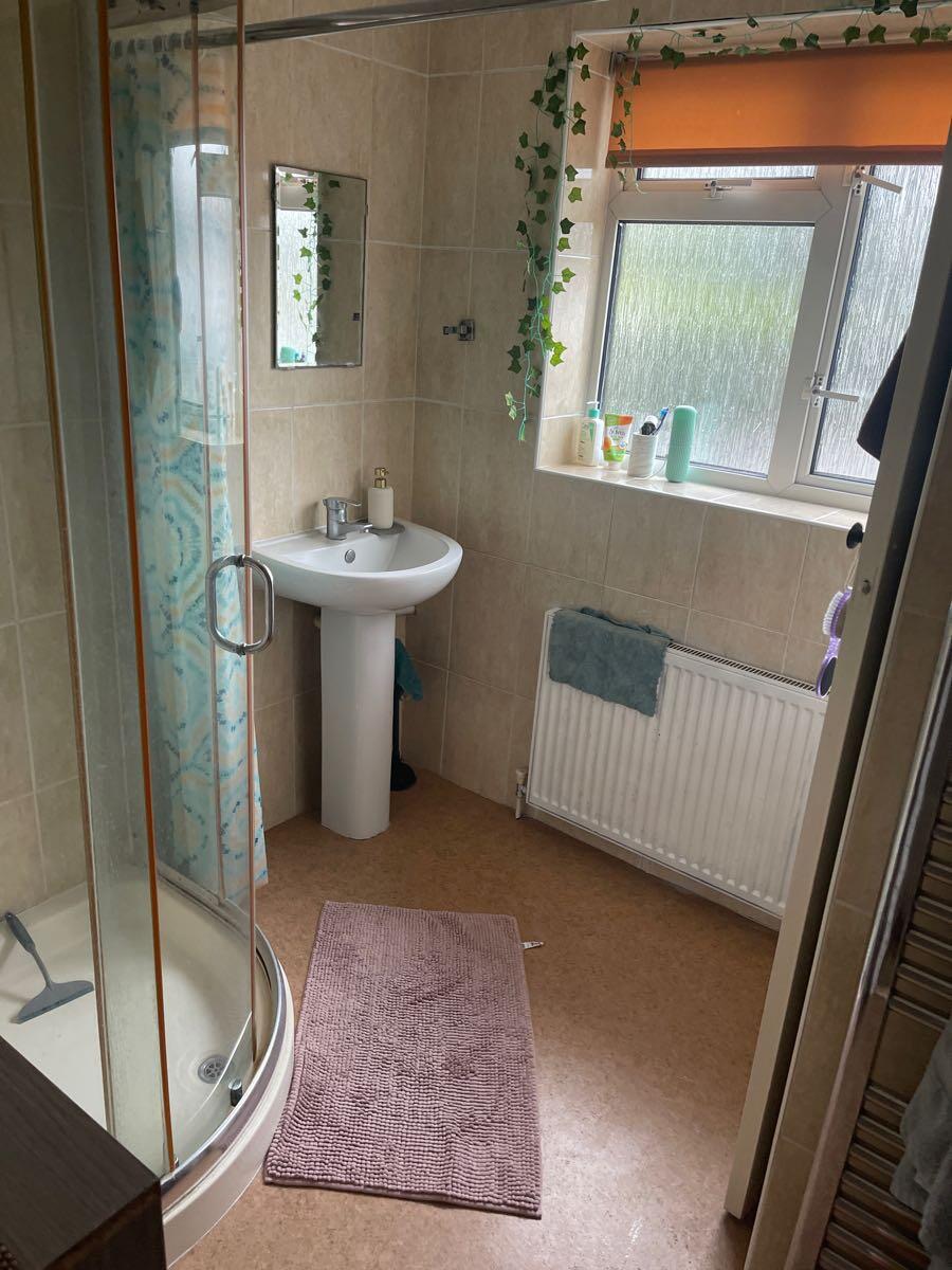 Double Bedroom for rent in Uxbridge, London — photo 6