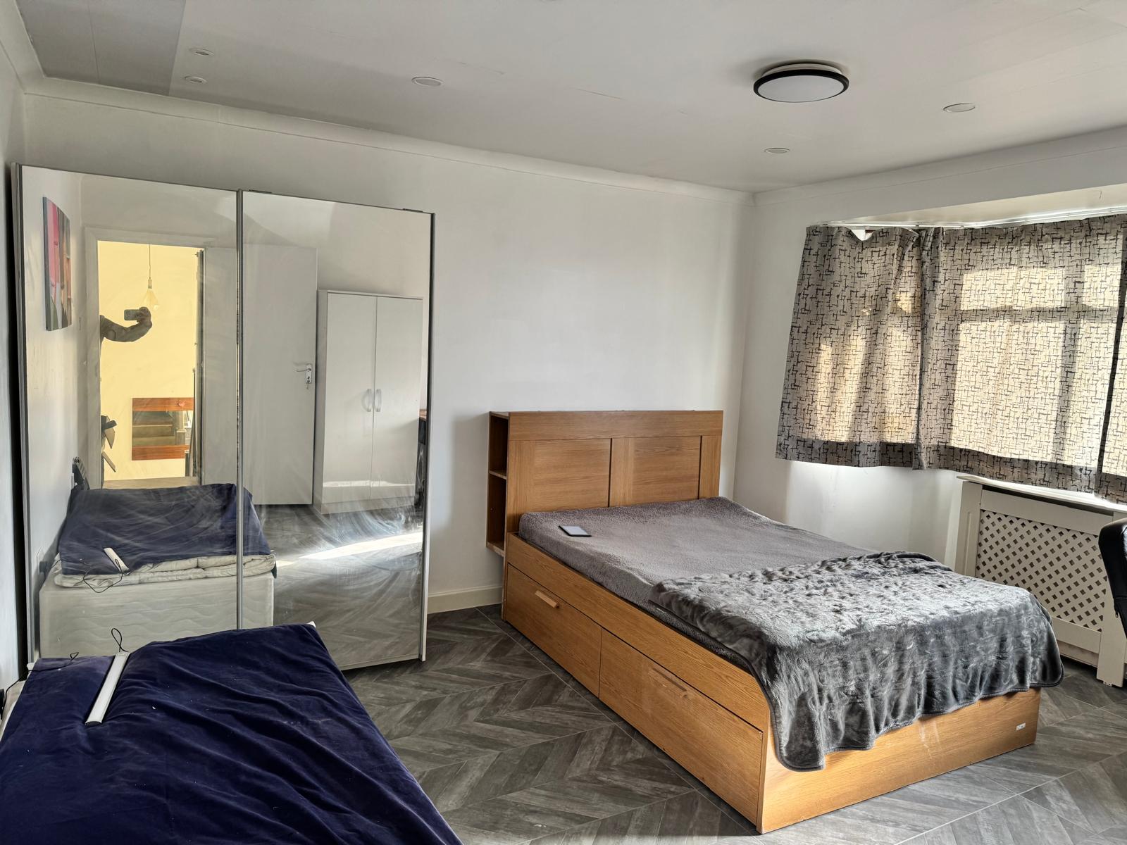 2 Double rooms with own kitchen and bathroom to rent in Harrow, London — photo 1