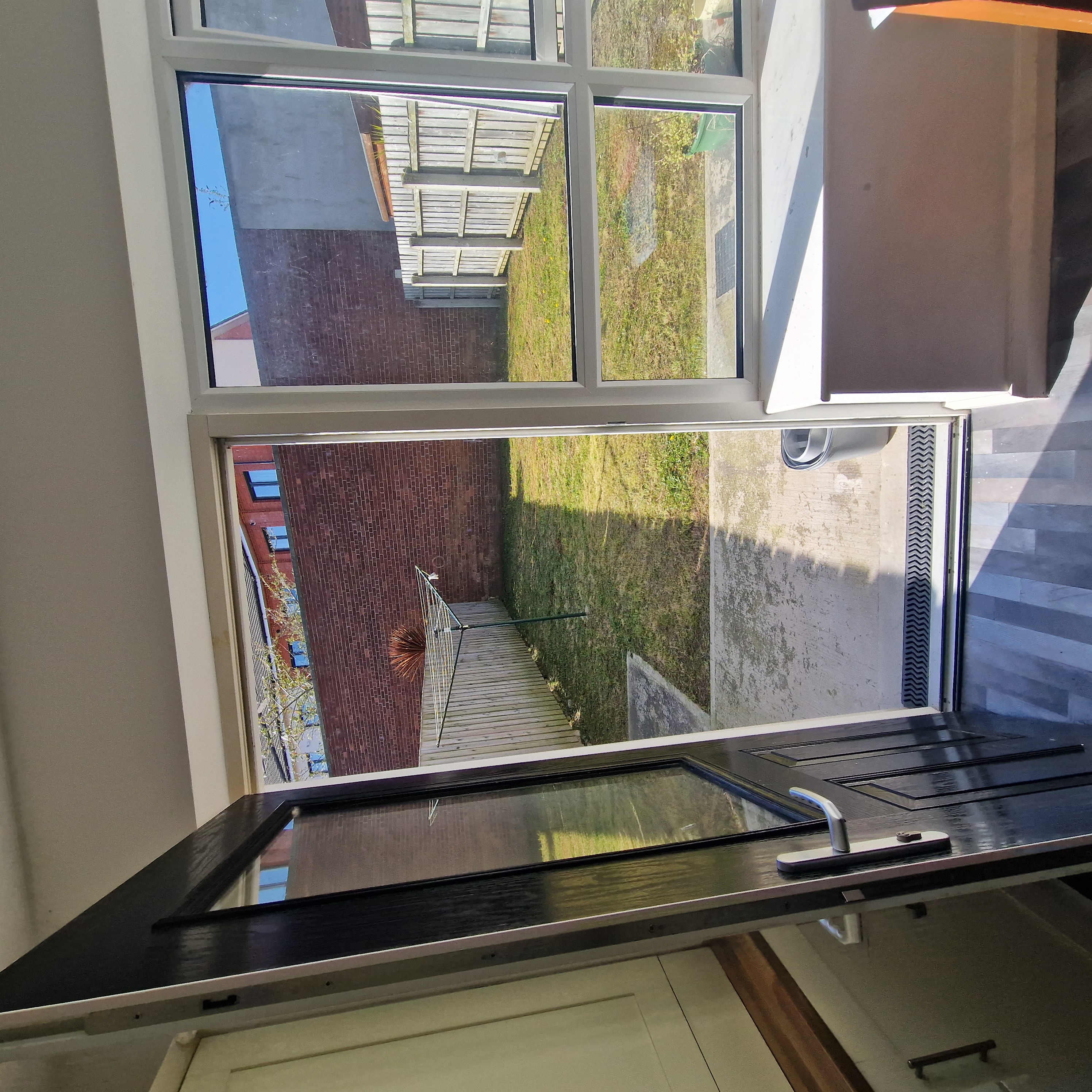 2 bedroom semi-detached house in Belfast, Northern Ireland look for swap in Belfast, London — photo 3