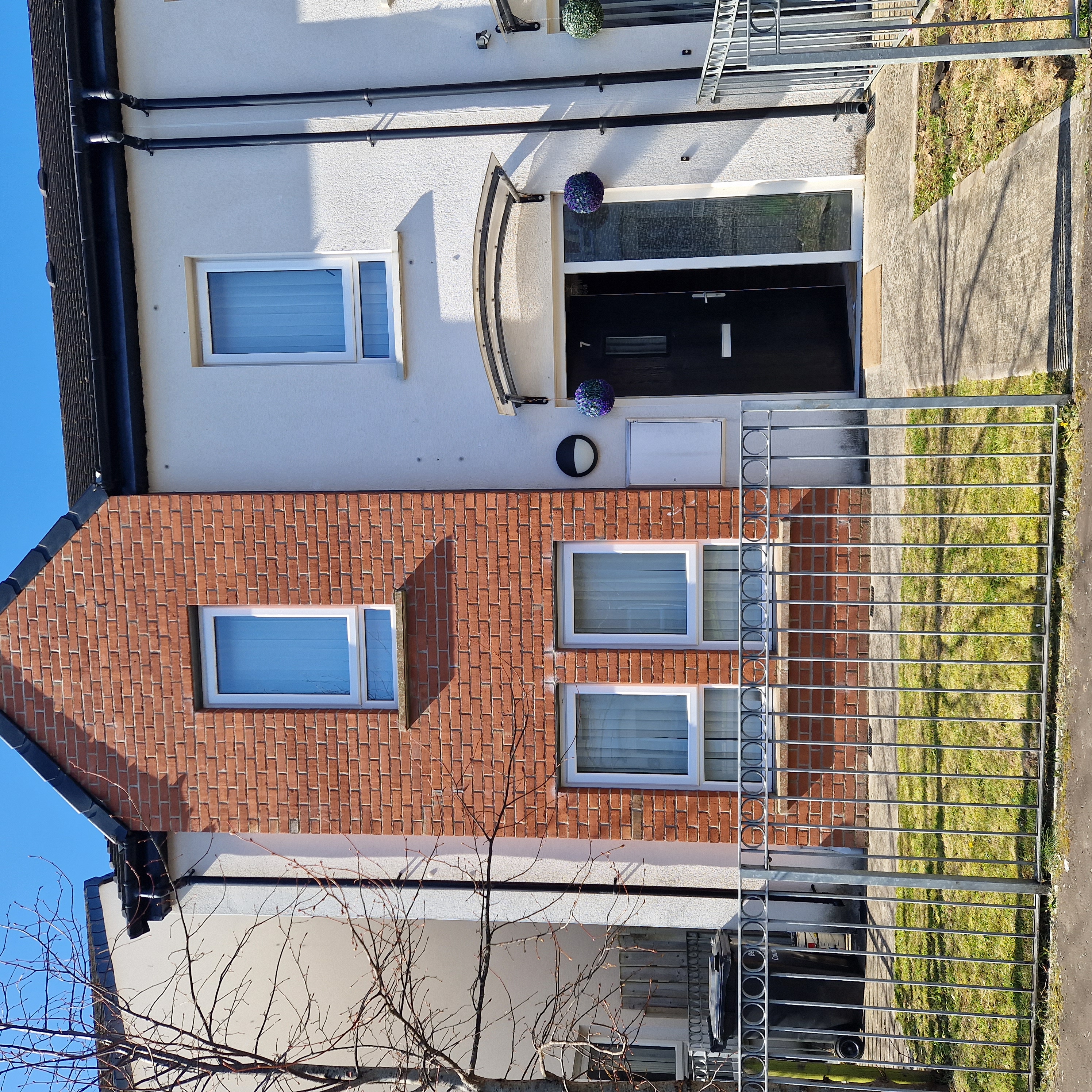 2 bedroom semi-detached house in Belfast, Northern Ireland look for swap in Belfast, London — photo 4