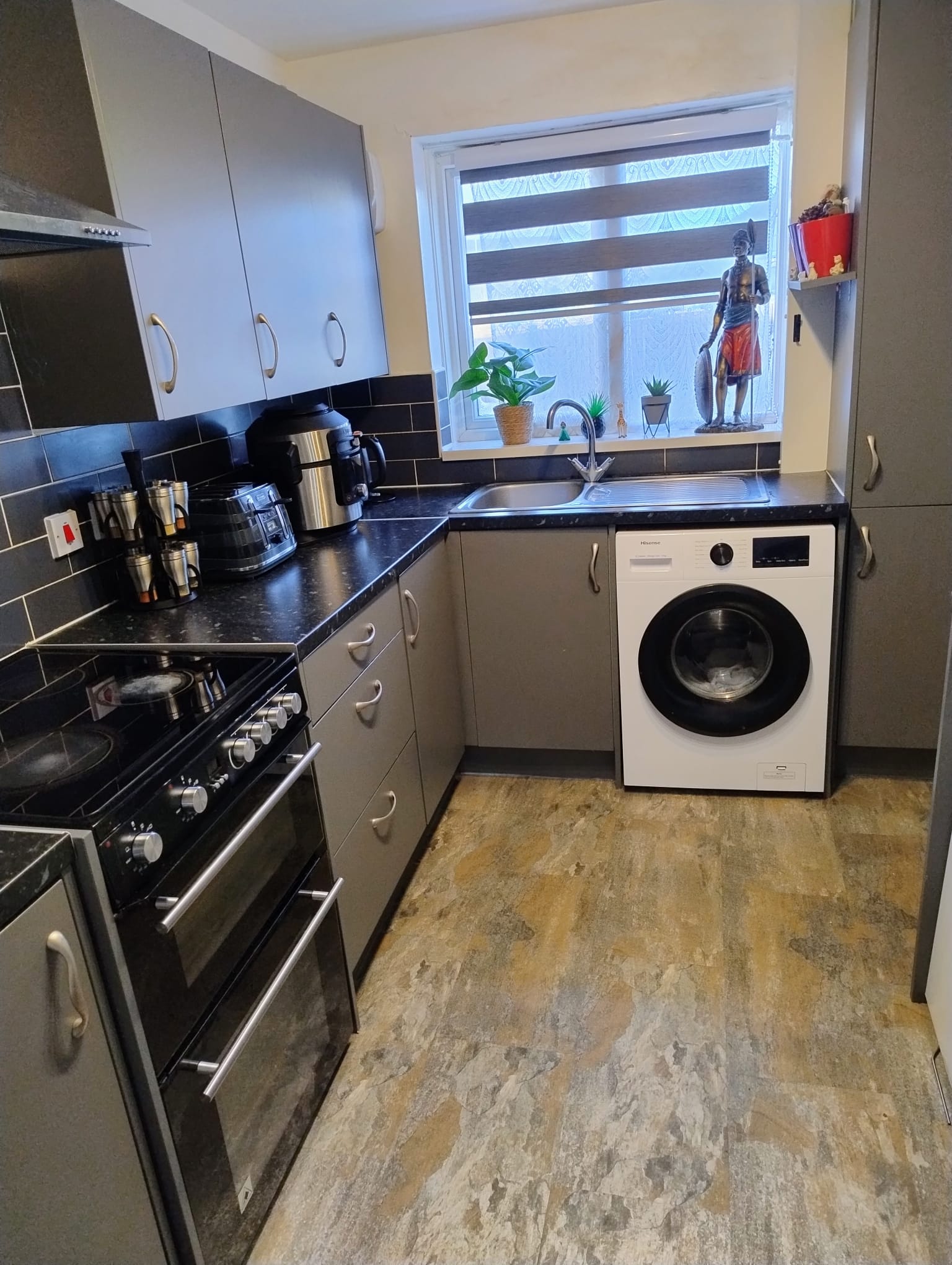 3 bed room Hyde for swap in Stockport, London — photo 9