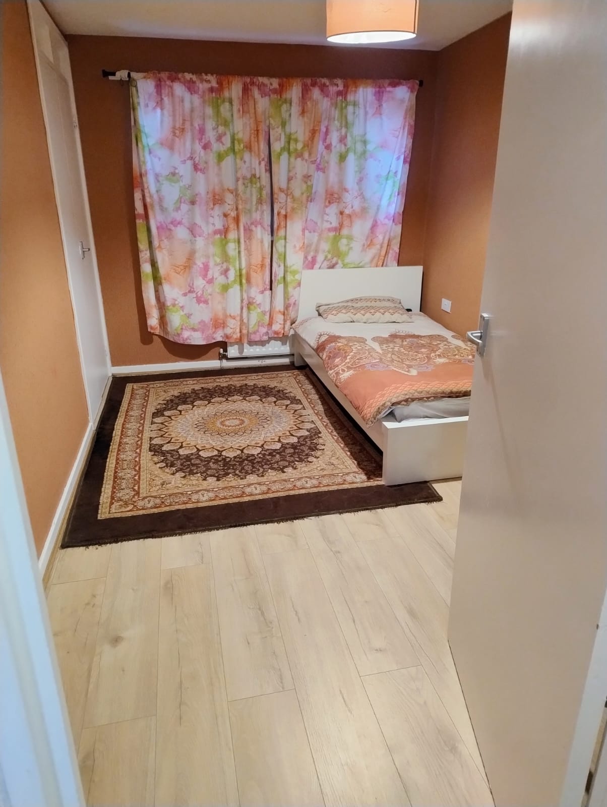 3 bed room Hyde for swap in Stockport, London — photo 4