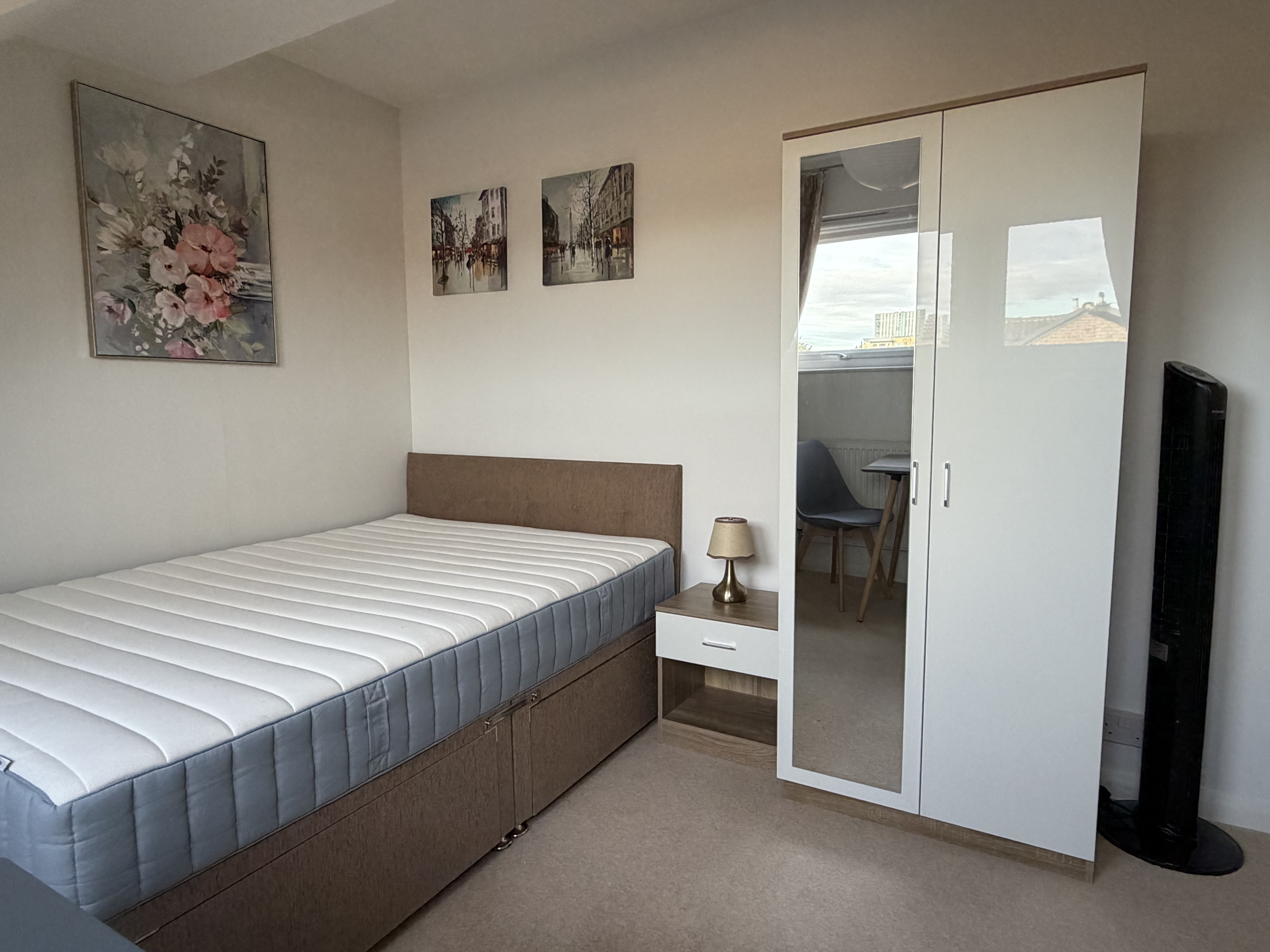 Colliers Wood to rent in London — photo 1
