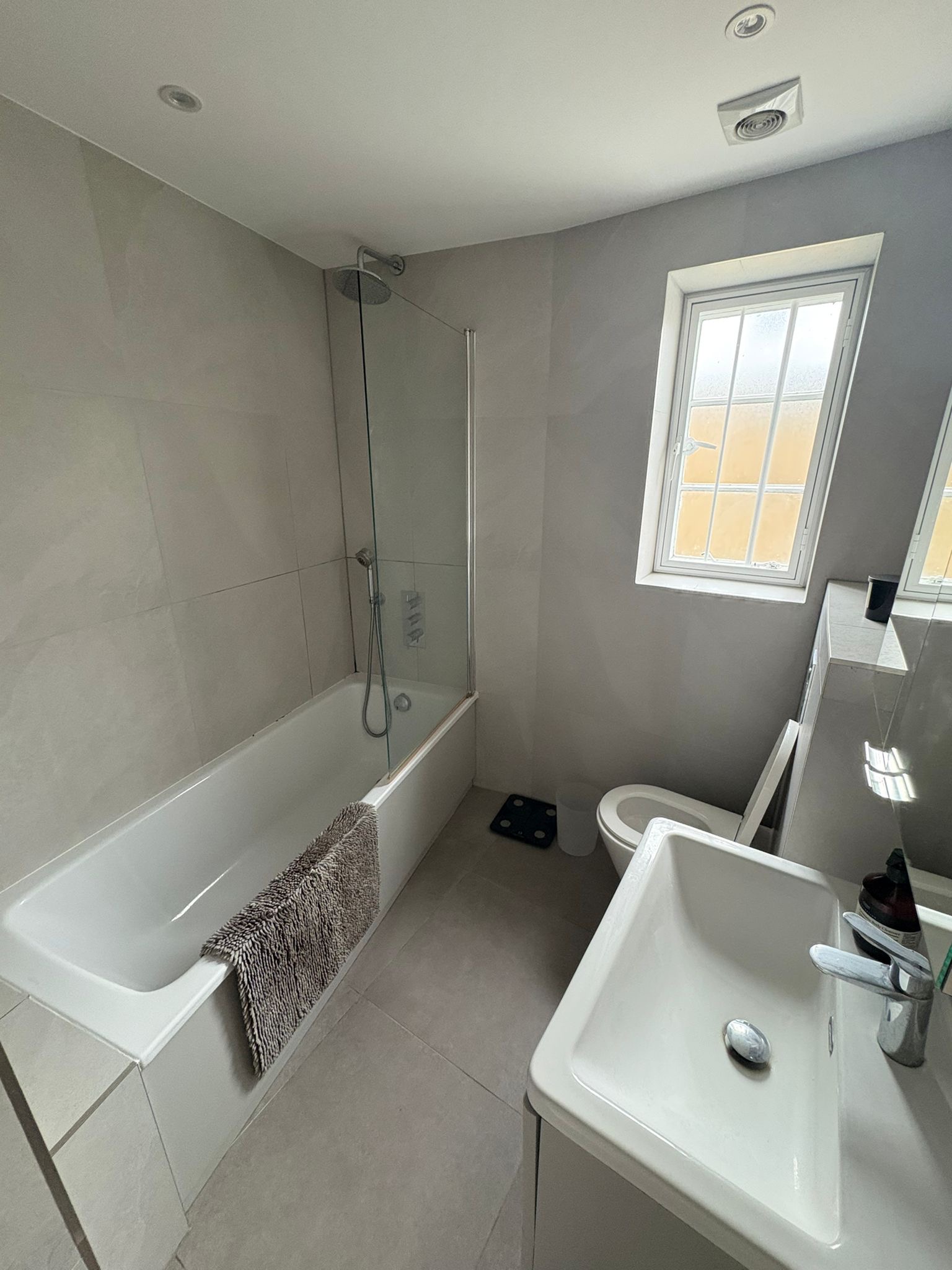 Bright, and spacious one-bedroom flat in Crouch End to rent in London — photo 8