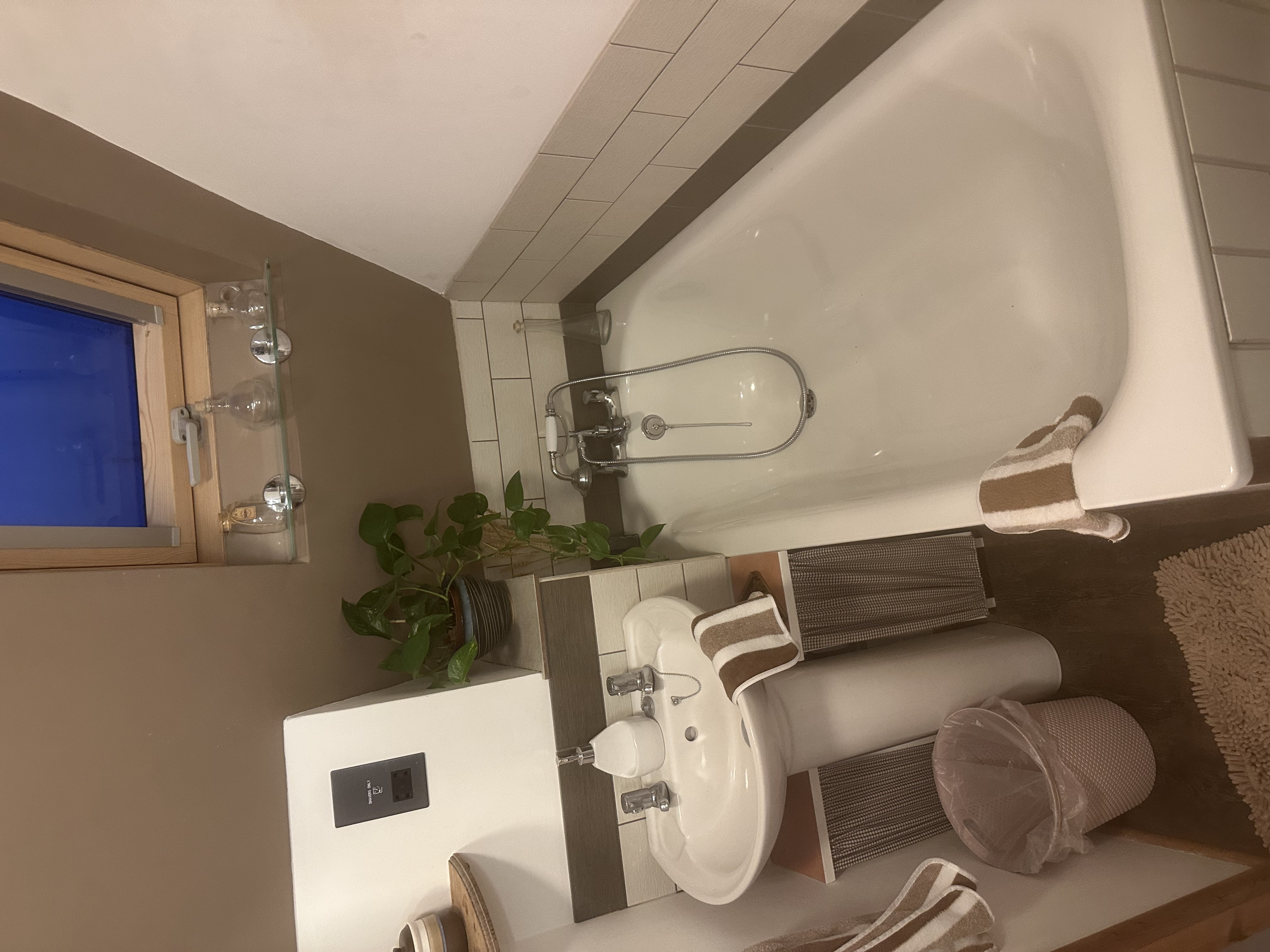 Mark to rent in Mile Oak Portslade East Sussex Bn41 2Wn, London — photo 6